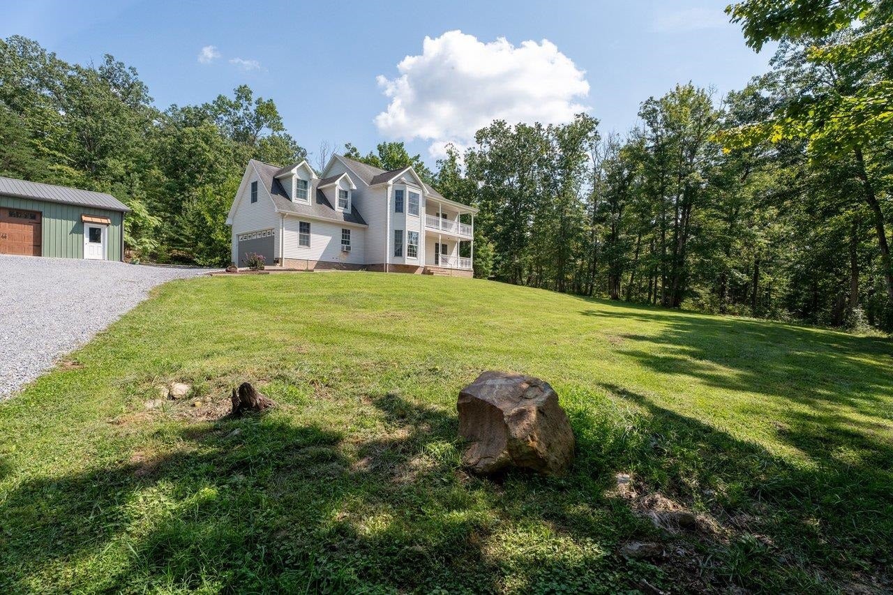 19806 HUCKLEBERRY RD