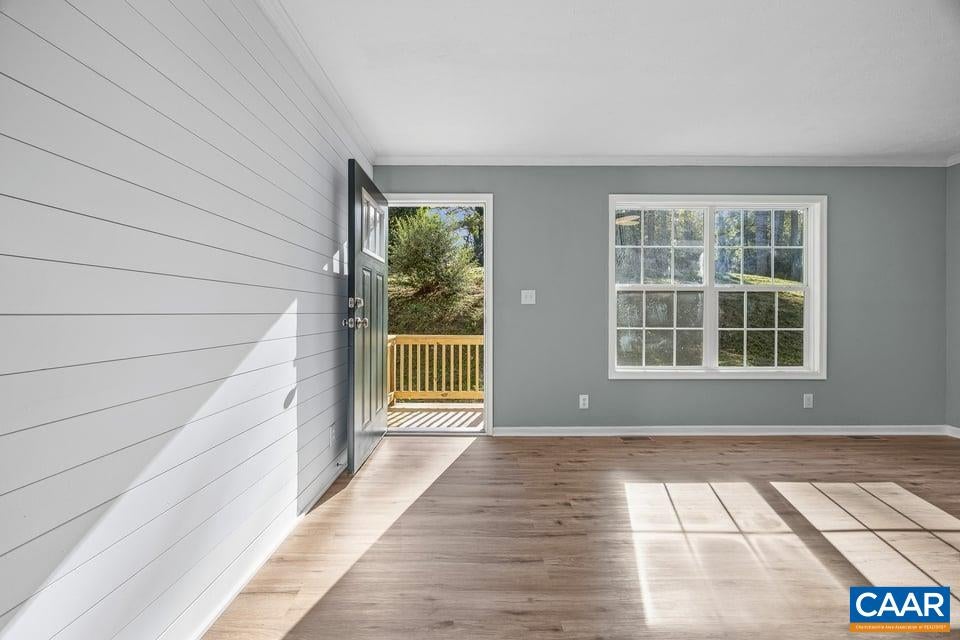 405 SWIFT RUN RD