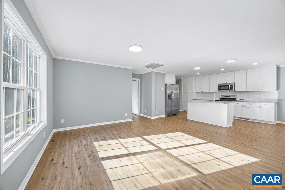 405 SWIFT RUN RD