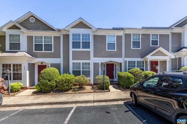 996 RIVERRUN DR, CHARLOTTESVILLE, VA 22901 - Image c651c5d2d4a9fcc7315d7312cbc83fc9/1801957187