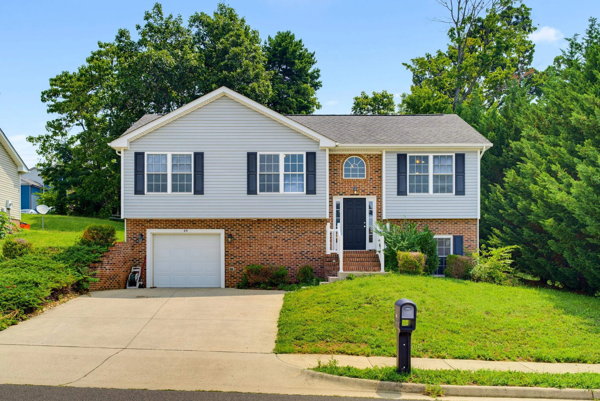 85 Lofty Cir, Stuarts Draft, VA, 24477
