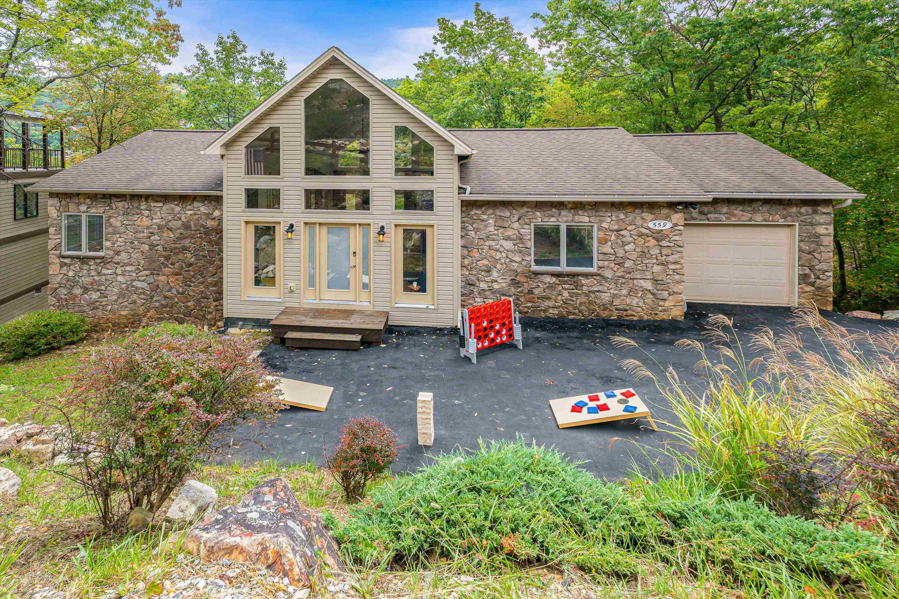 559 RAINIER RD