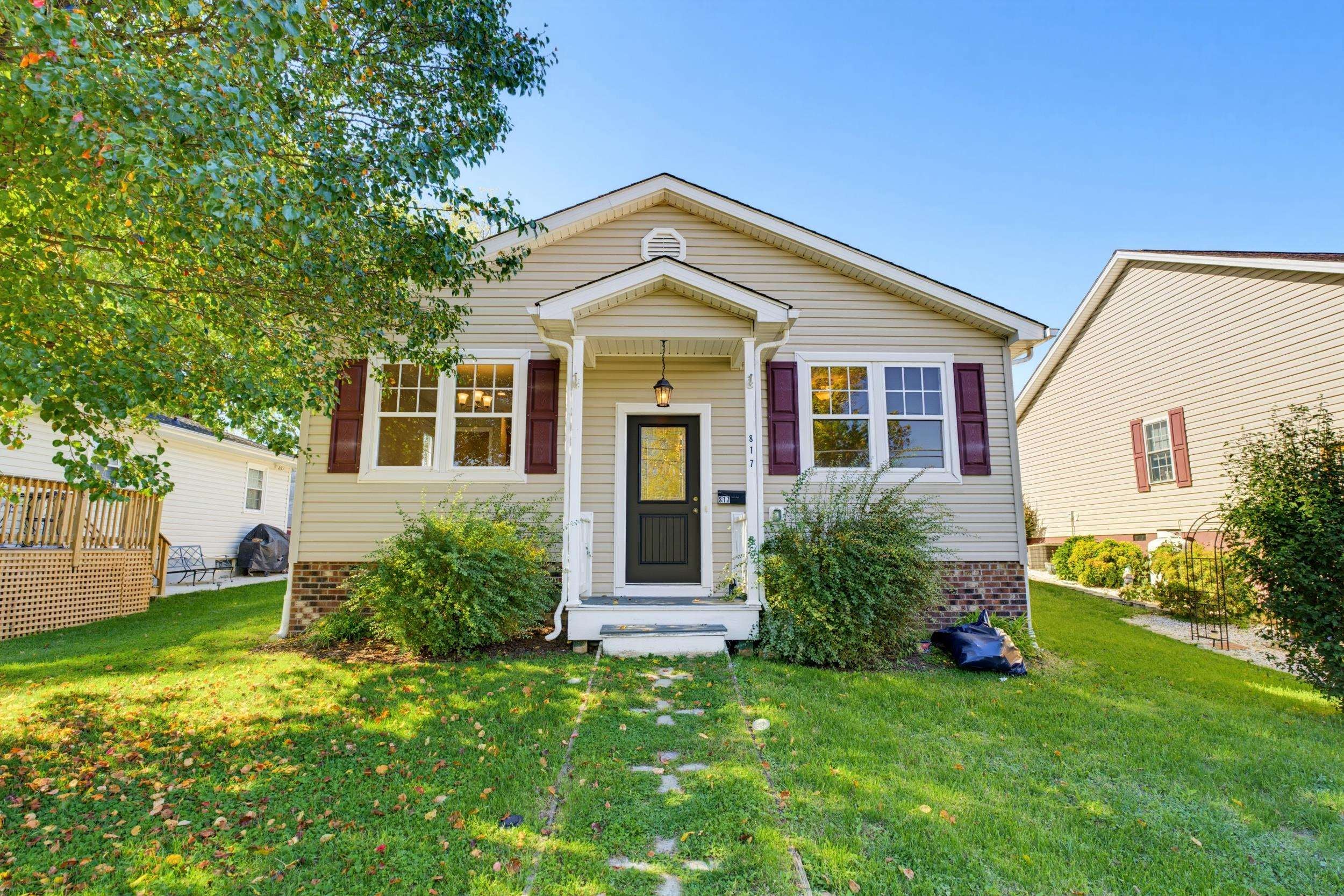 817 SHERWOOD AVE