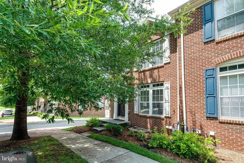 Photo of 2390 Abington Dr, Charlottesville, VA 22911 (MLS # VAAB2001102)