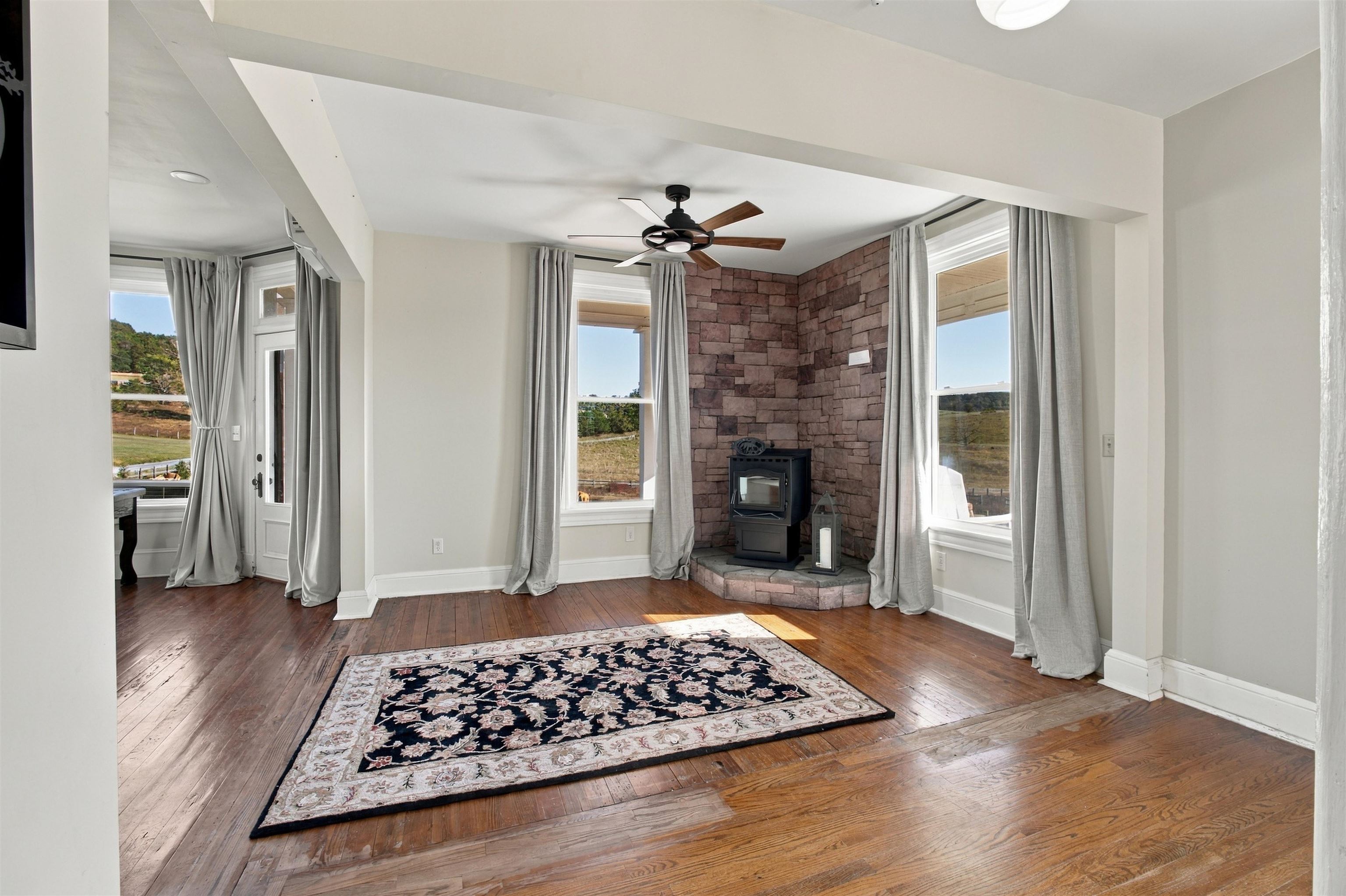 374 FINLEY RD