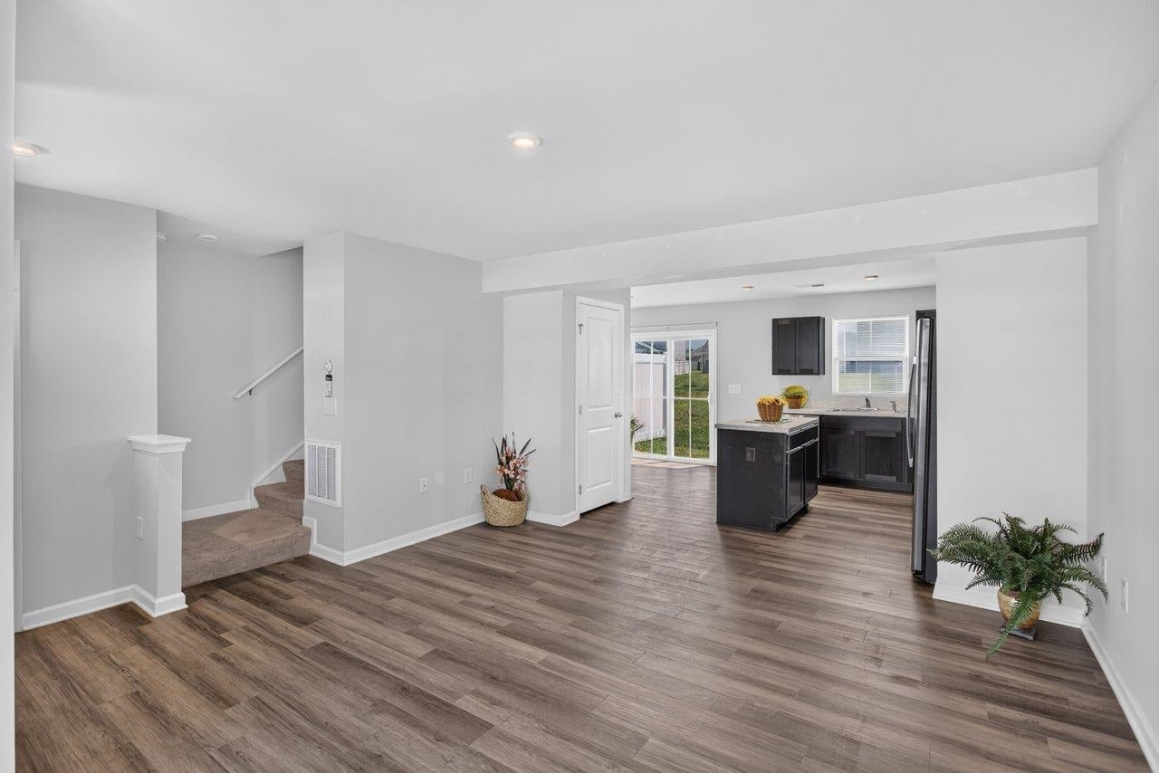 772 CARSON CIR