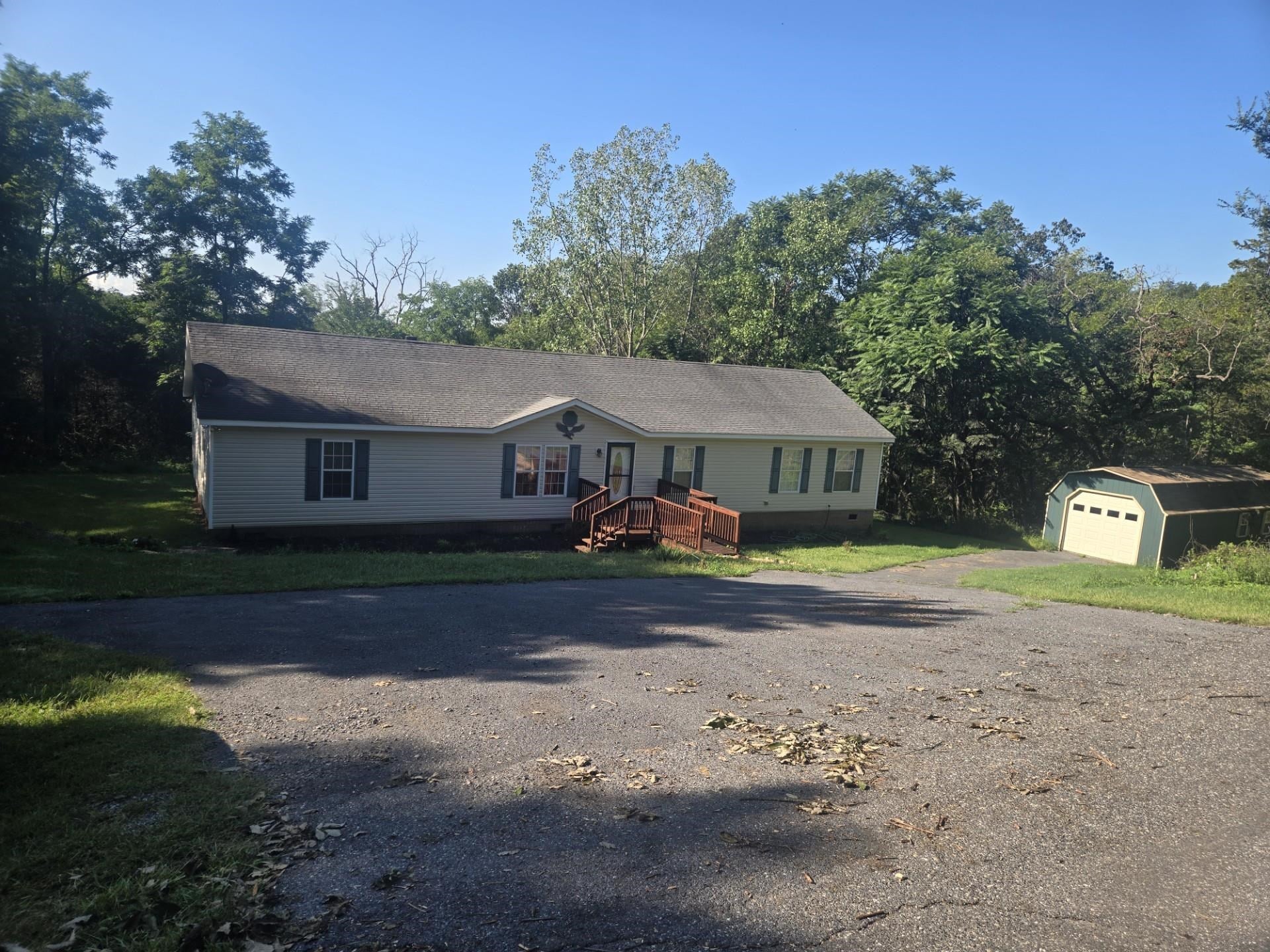 1074 TRINITY CHURCH RD
