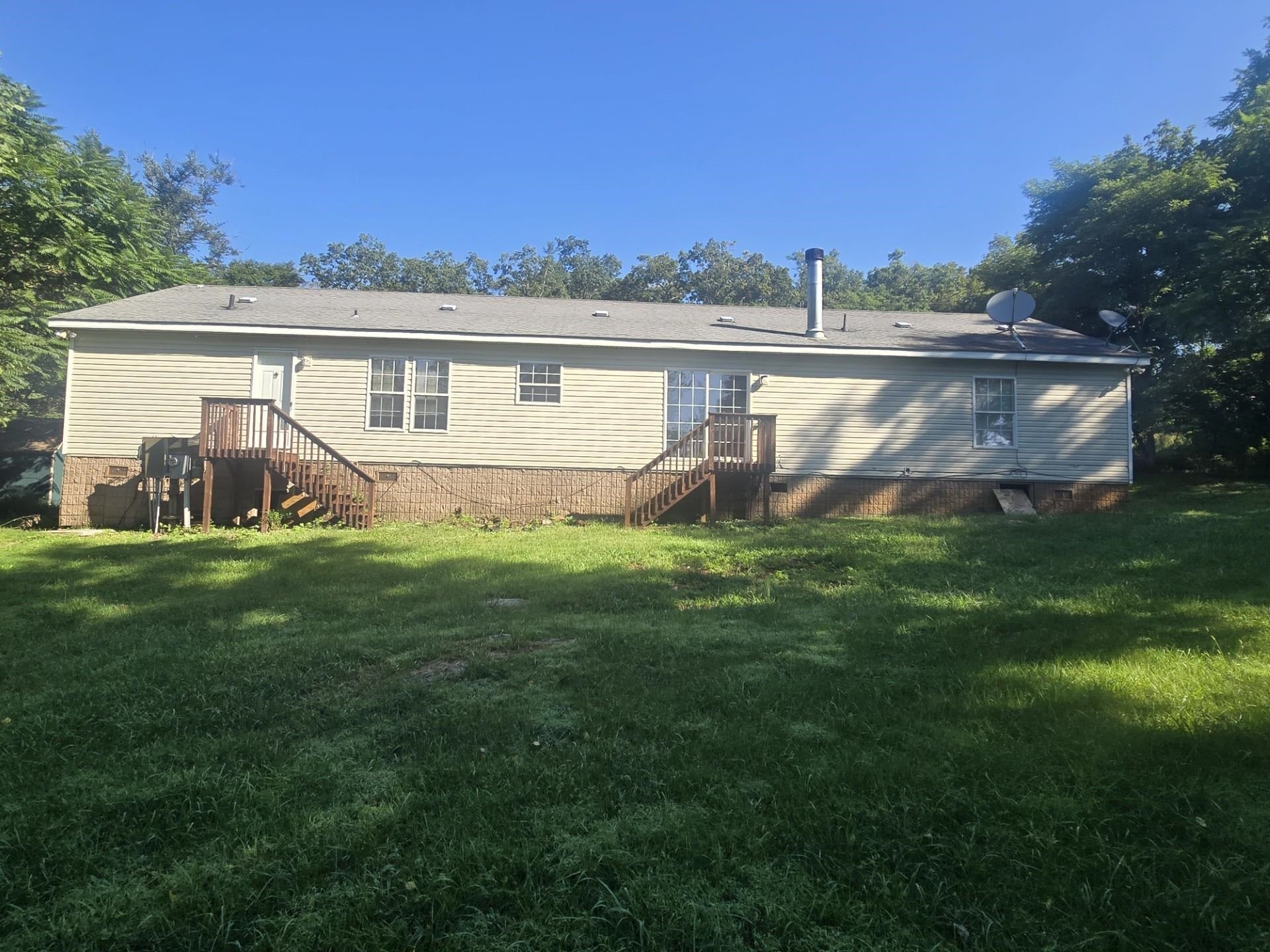 1074 TRINITY CHURCH RD