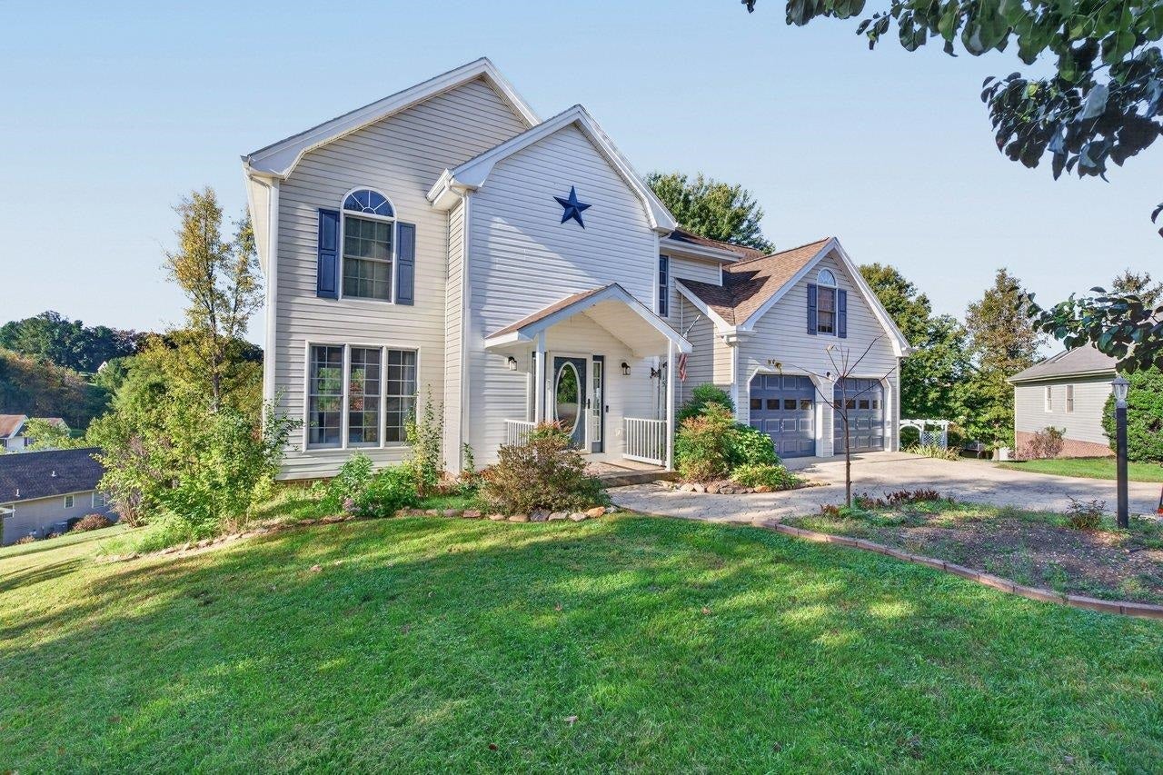 15 MARIE CT