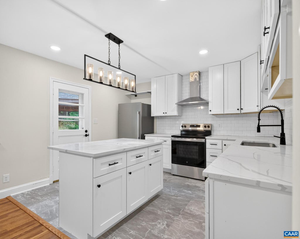 Photo of 1514 Amherst St, Charlottesville, VA 22902 (MLS # 681634)