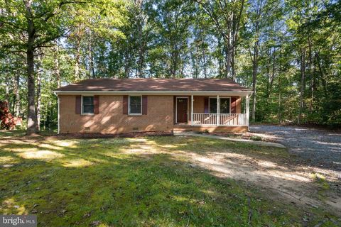 Photo of 317 Cooper St, Spotsylvania, VA 22551 (MLS # VASP2036820)