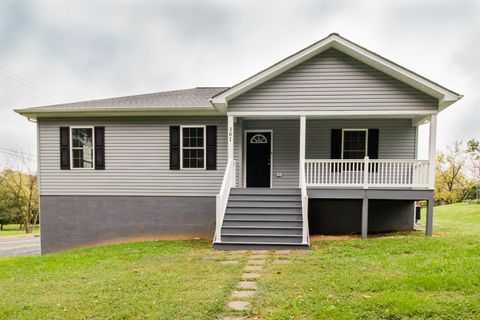 Photo of 301 Church St S, Woodstock, VA 22664 (MLS # 670060)