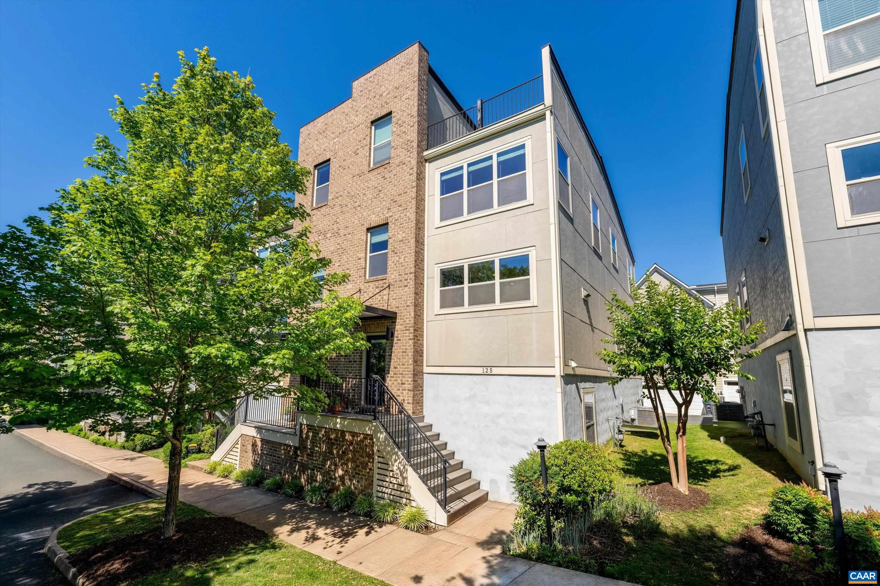 125 Almere Ave