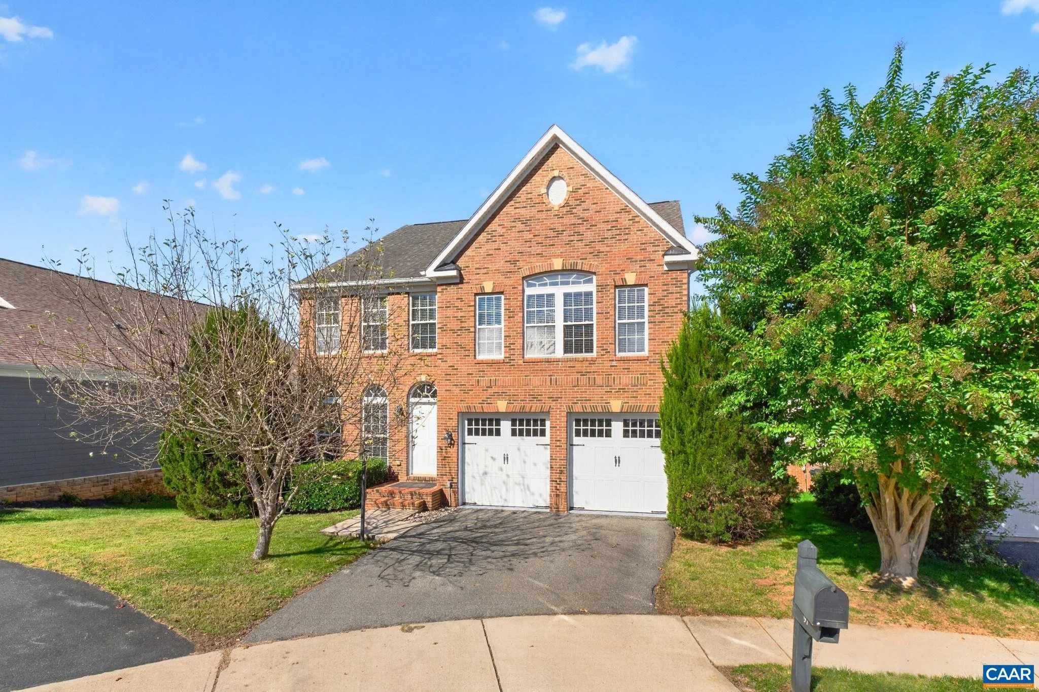 97 Lakeview Ct