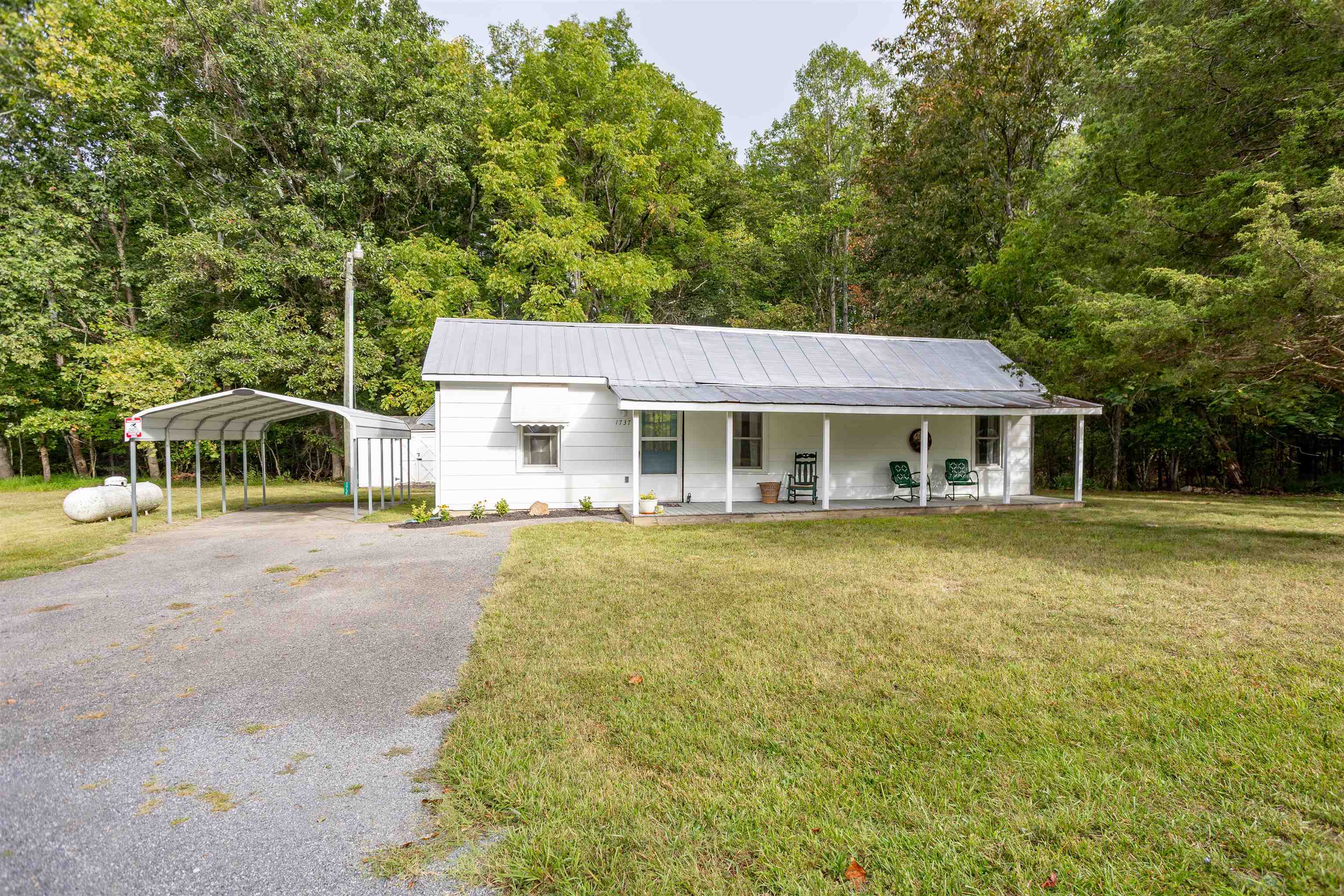 1737 LITTLE RIVER RD