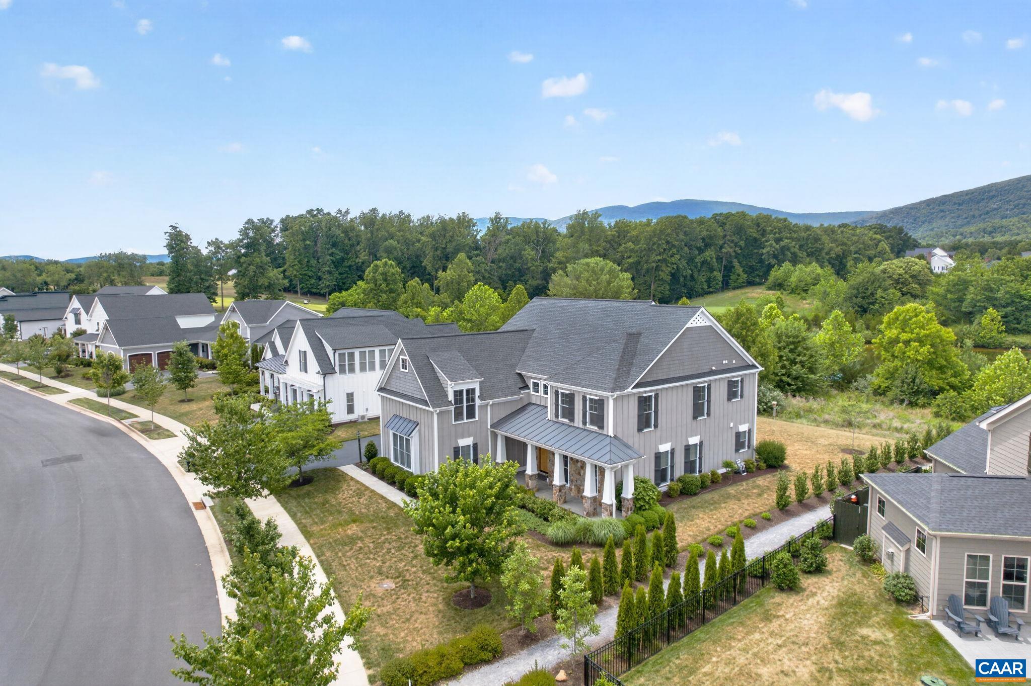 801 GOLF VIEW DR