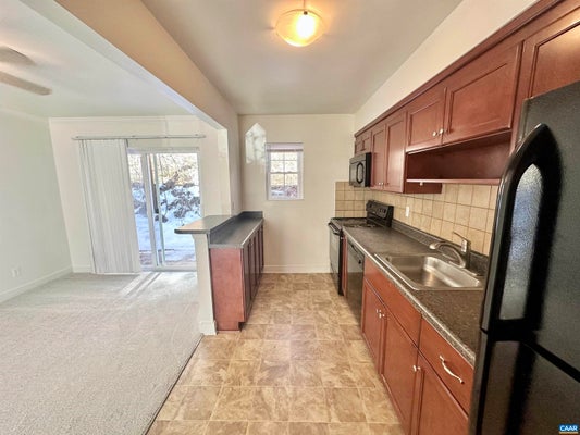 835 FOUNTAIN CT APT C, CHARLOTTESVILLE, VA 22901 - Image d862b0f100b31c5457fc3fbfd0fb2730/3578539671