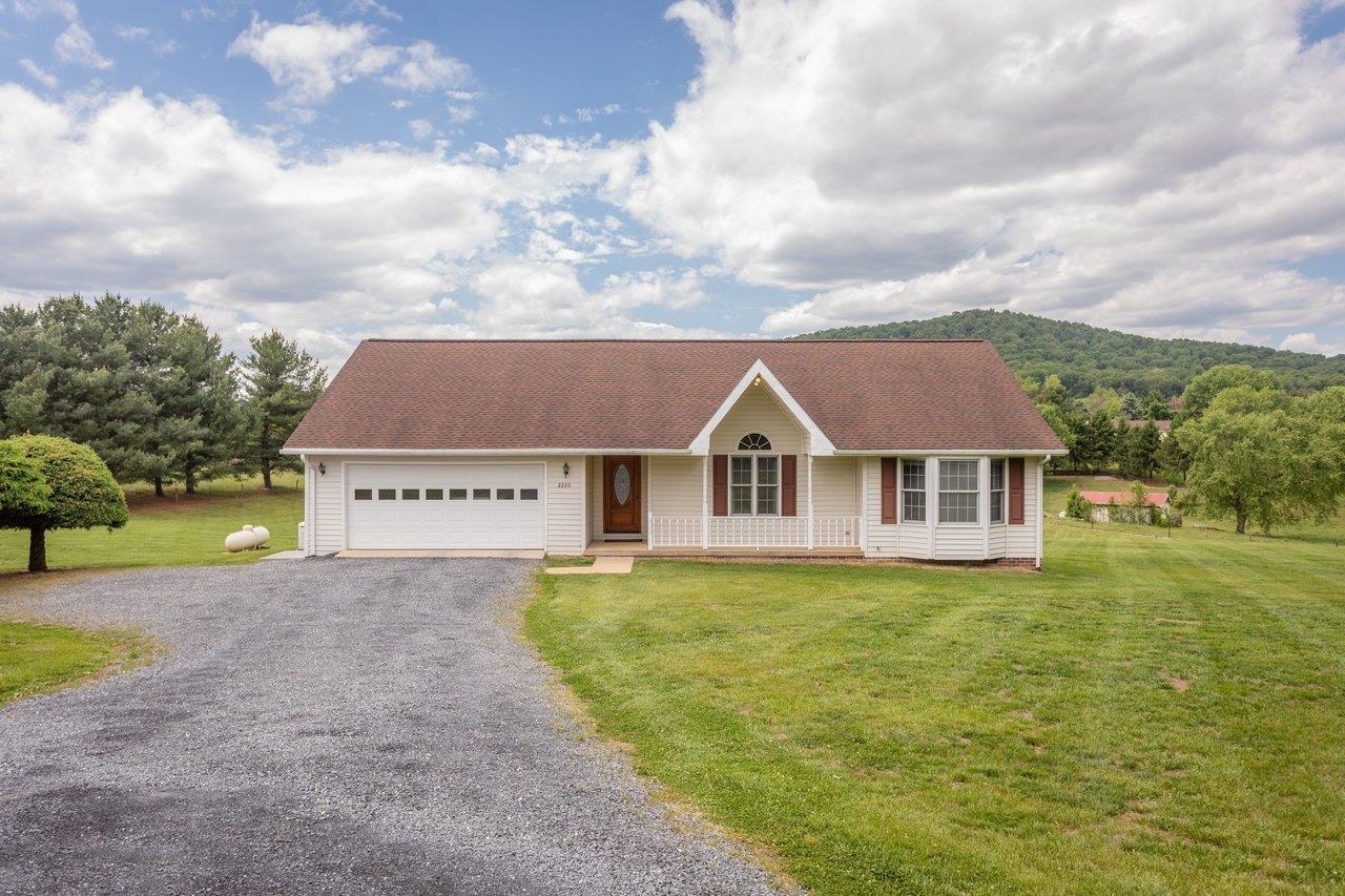 2220 PINEWOODS RD