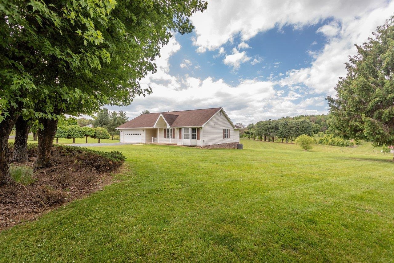 2220 PINEWOODS RD