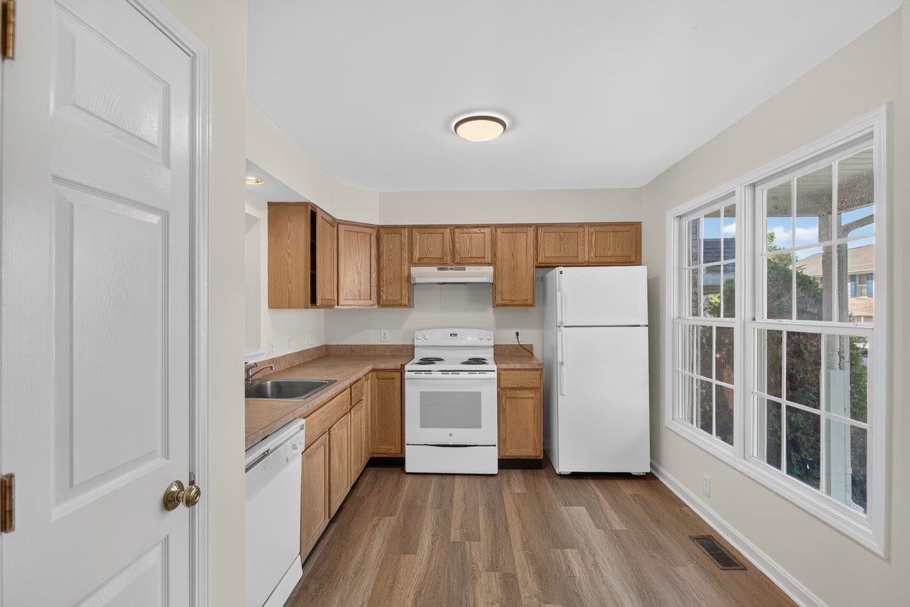 1232 COMMERCIAL CT