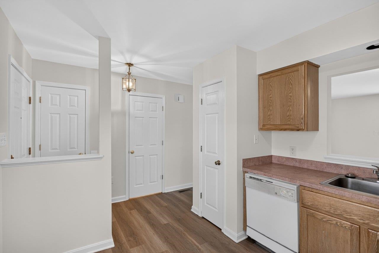 1232 COMMERCIAL CT
