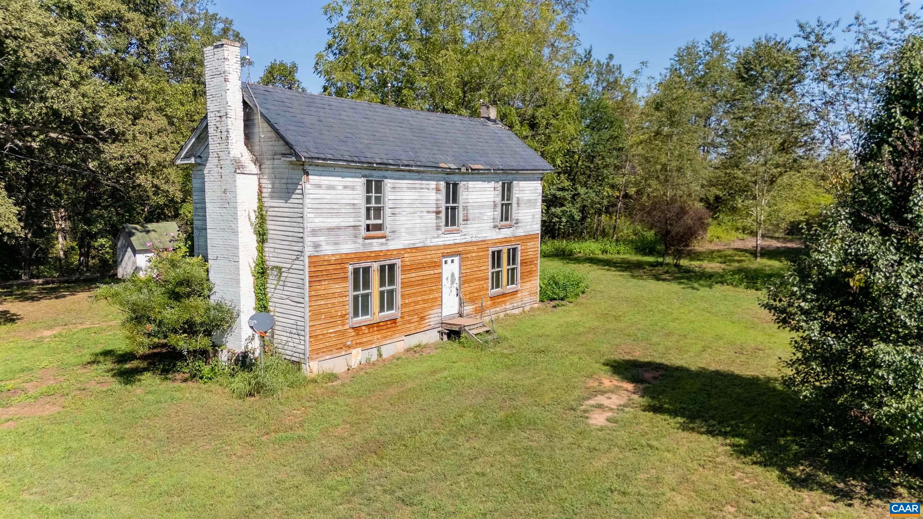155 ROACHS LN