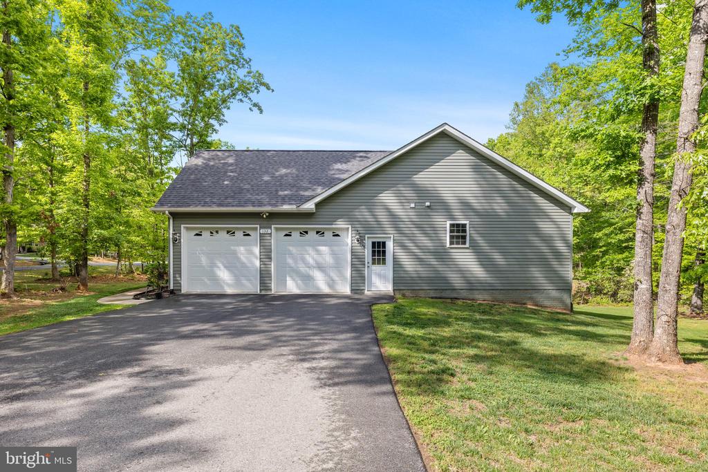 132 PINEHURST DR DR