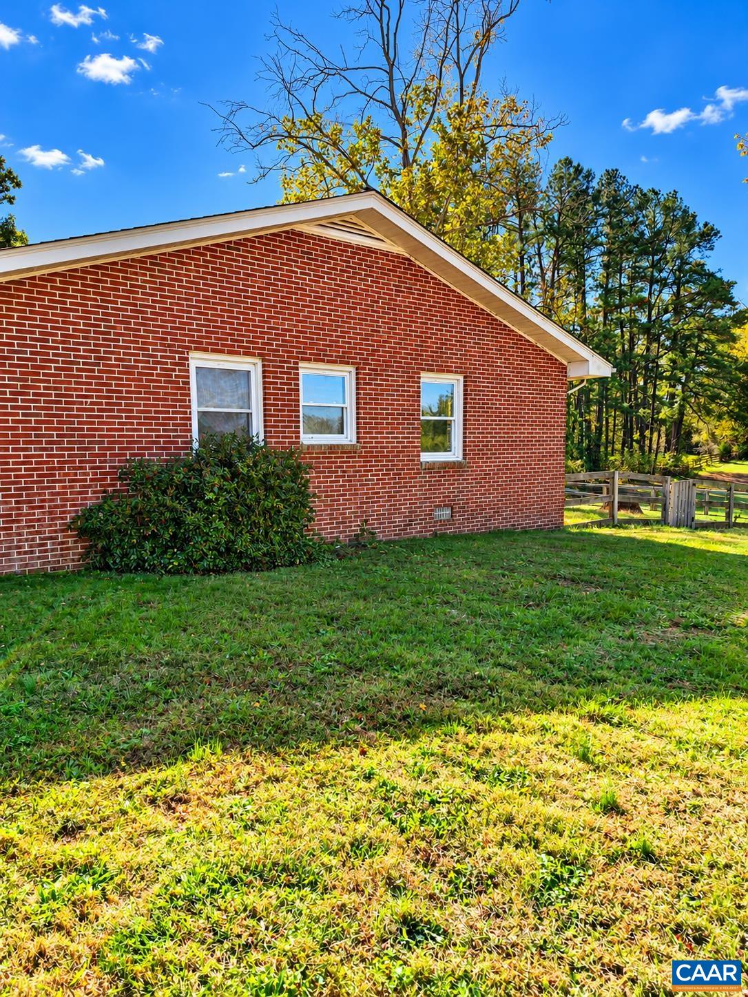 3325 THOMAS JEFFERSON PKWY