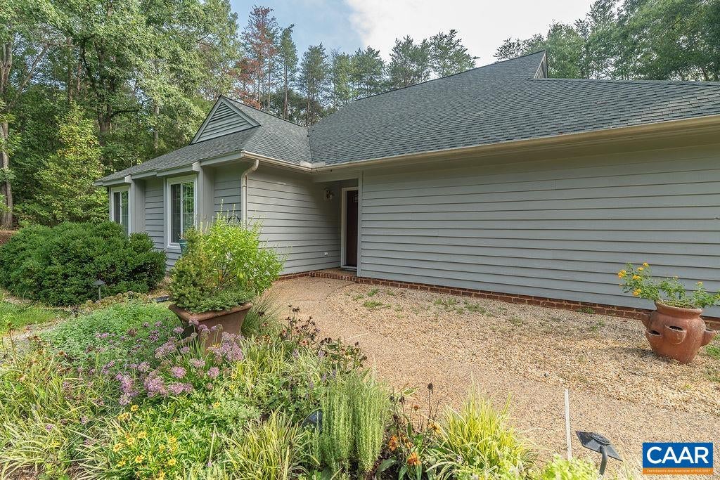 153 GREENE CT