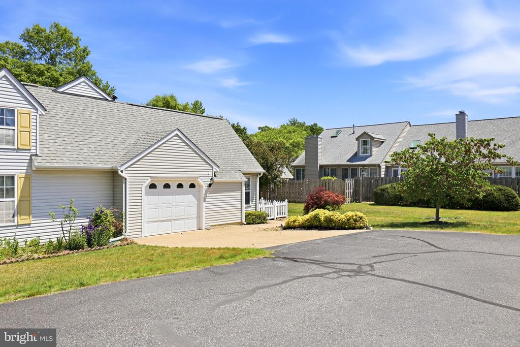 11403 SARASOTA CT