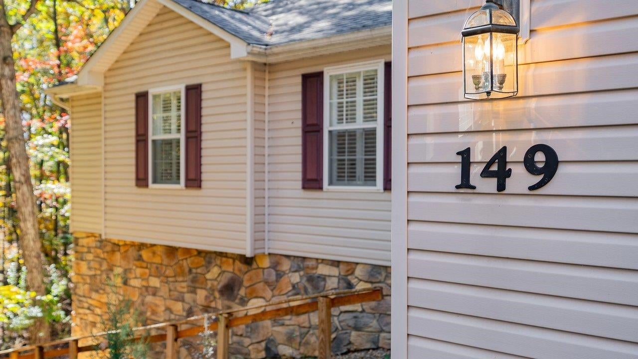 149 PLEASANT LN