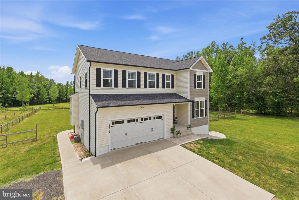9404 ROBERT E LEE DR