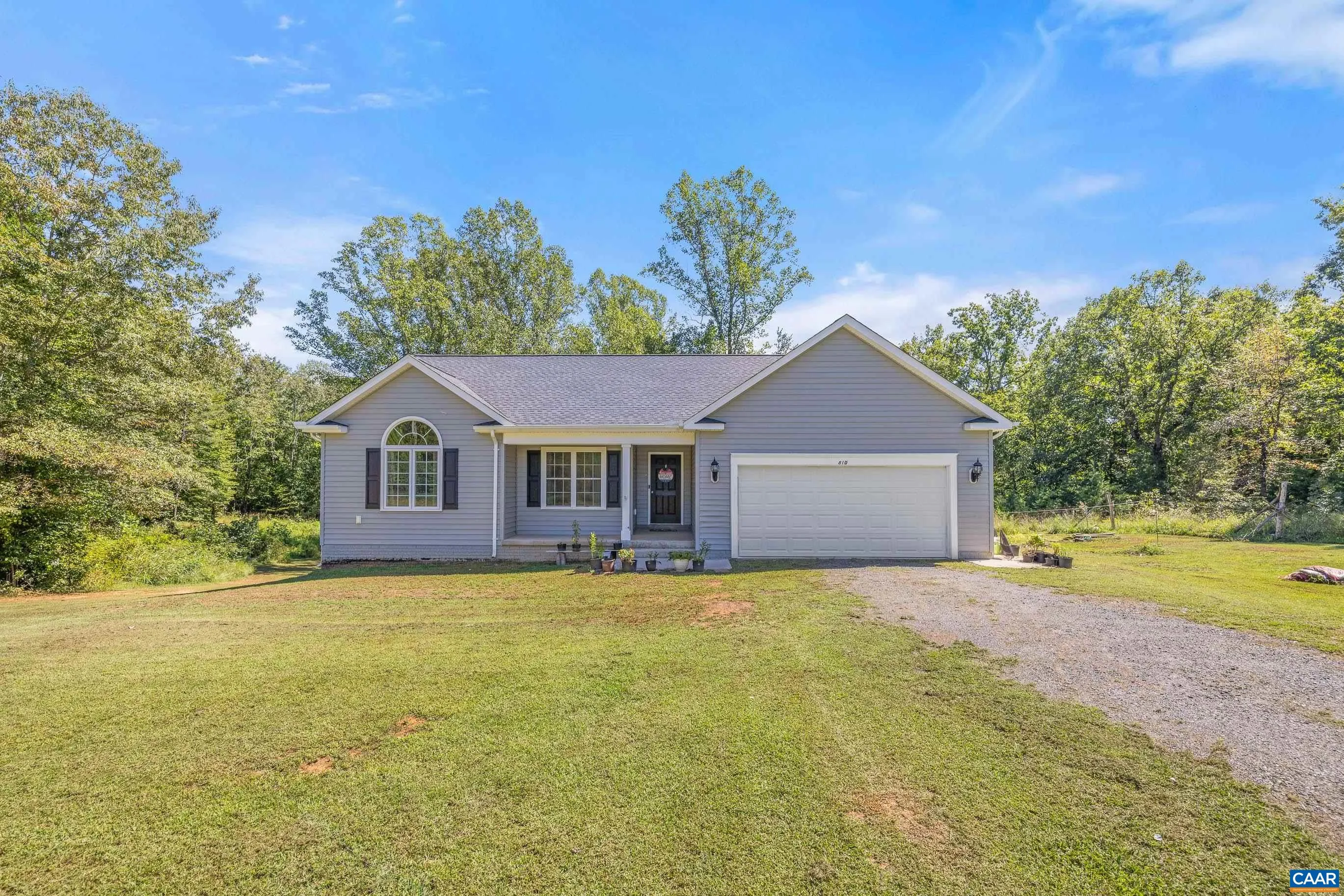 810 Buggy Ln