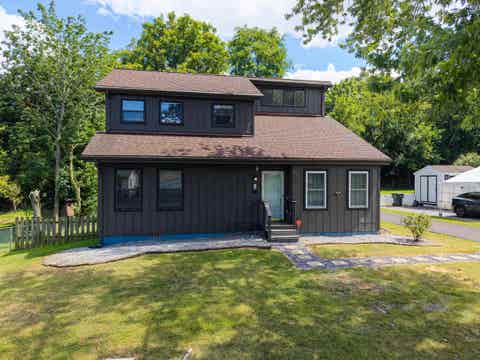Photo for 18 BEVERLEY ST