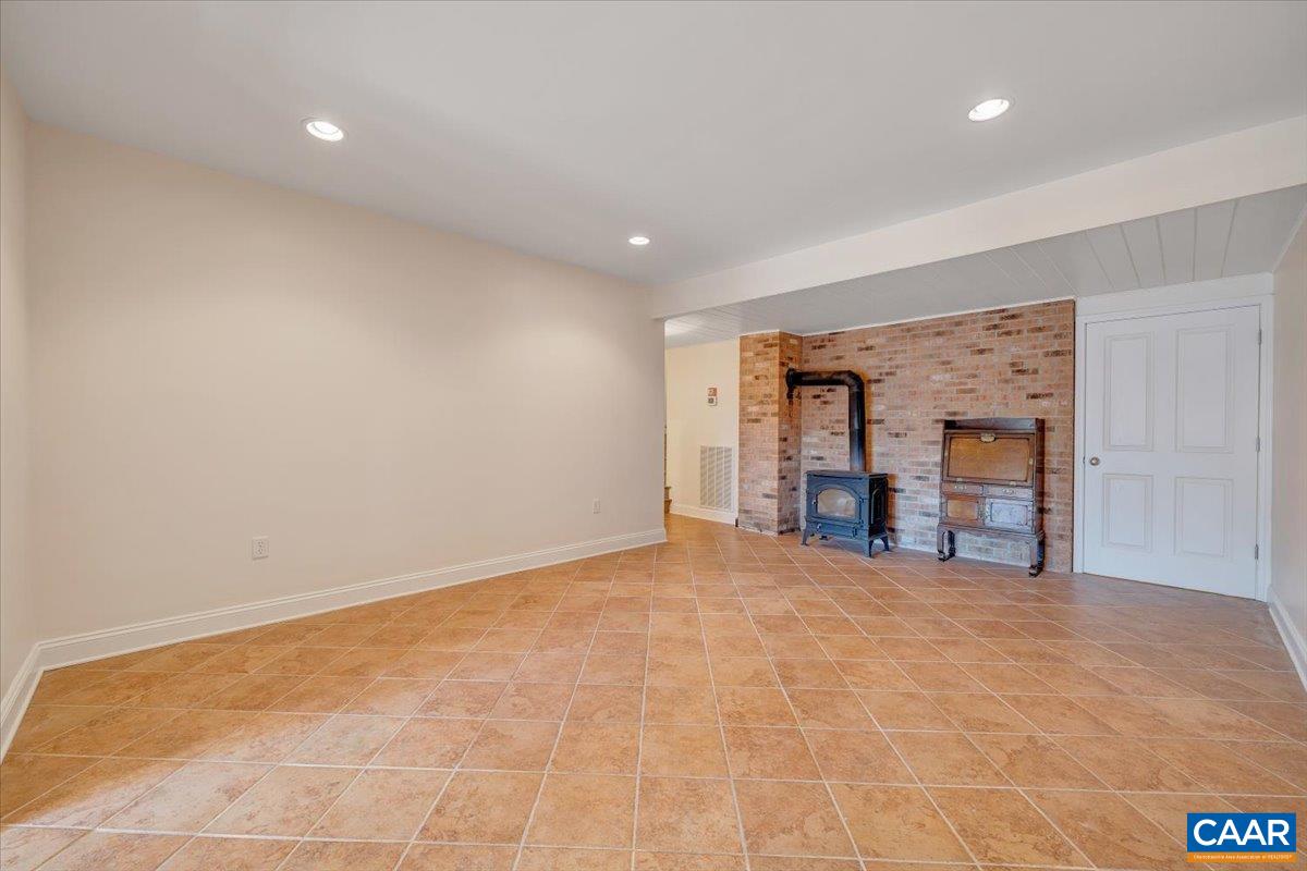 Farmville, Virginia 23901, United States, 3 Bedrooms Bedrooms, ,3 BathroomsBathrooms,Residential,Active,256845