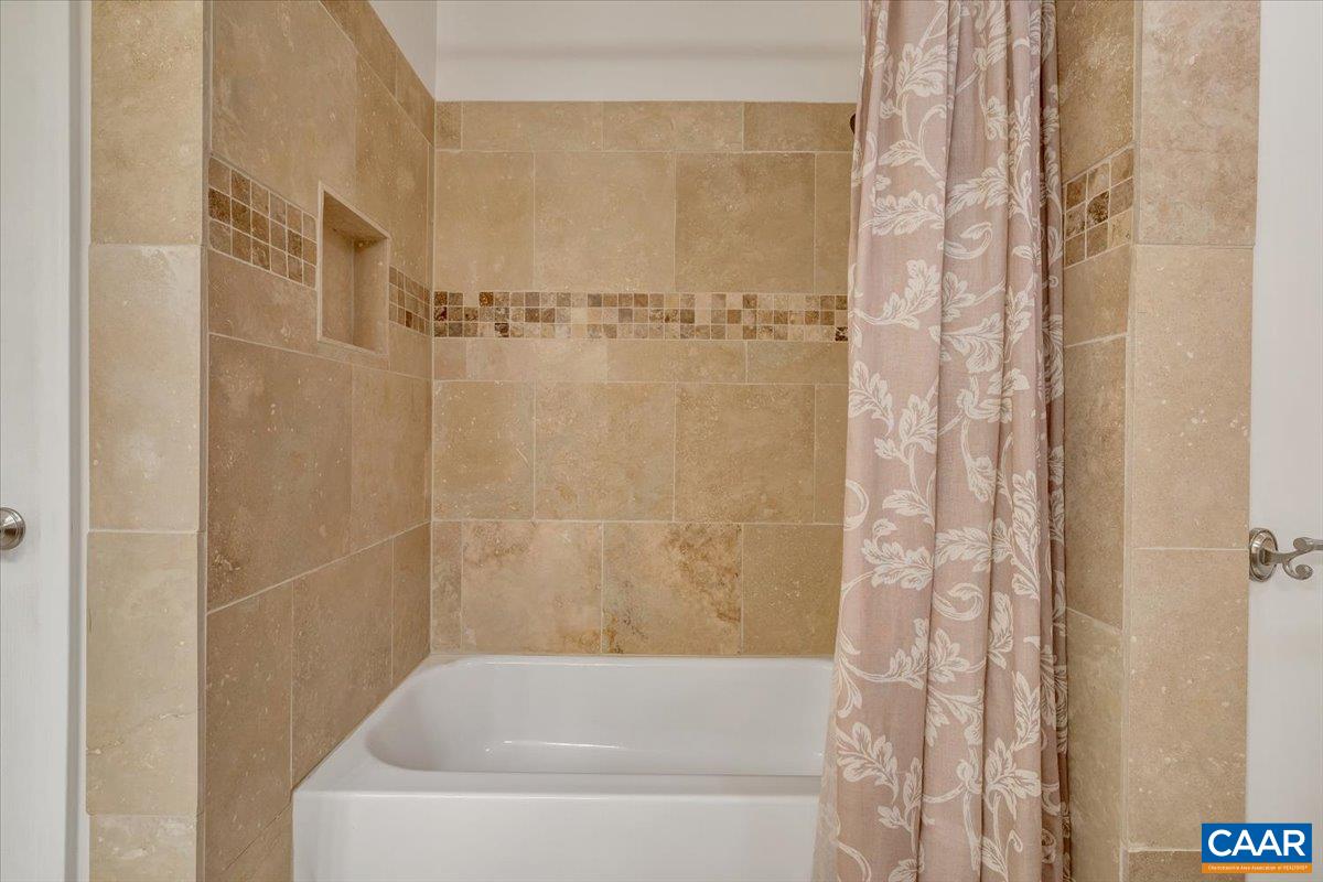 Farmville, Virginia 23901, United States, 3 Bedrooms Bedrooms, ,3 BathroomsBathrooms,Residential,Active,256845