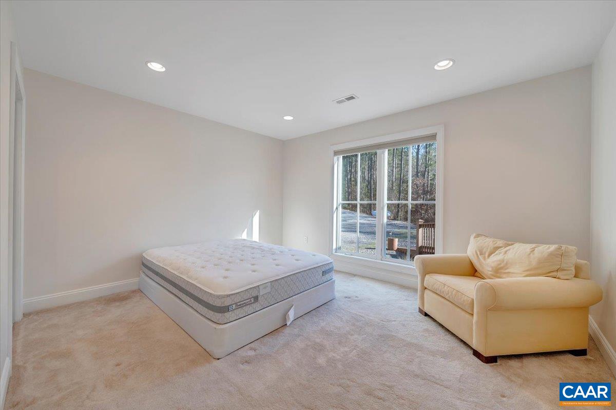 Farmville, Virginia 23901, United States, 3 Bedrooms Bedrooms, ,3 BathroomsBathrooms,Residential,Active,256845