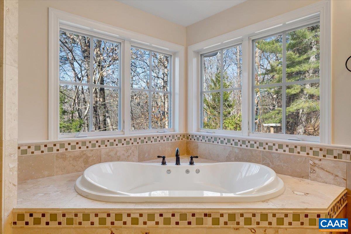 Farmville, Virginia 23901, United States, 3 Bedrooms Bedrooms, ,3 BathroomsBathrooms,Residential,Active,256845