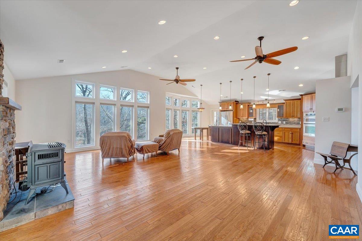 Farmville, Virginia 23901, United States, 3 Bedrooms Bedrooms, ,3 BathroomsBathrooms,Residential,Active,256845