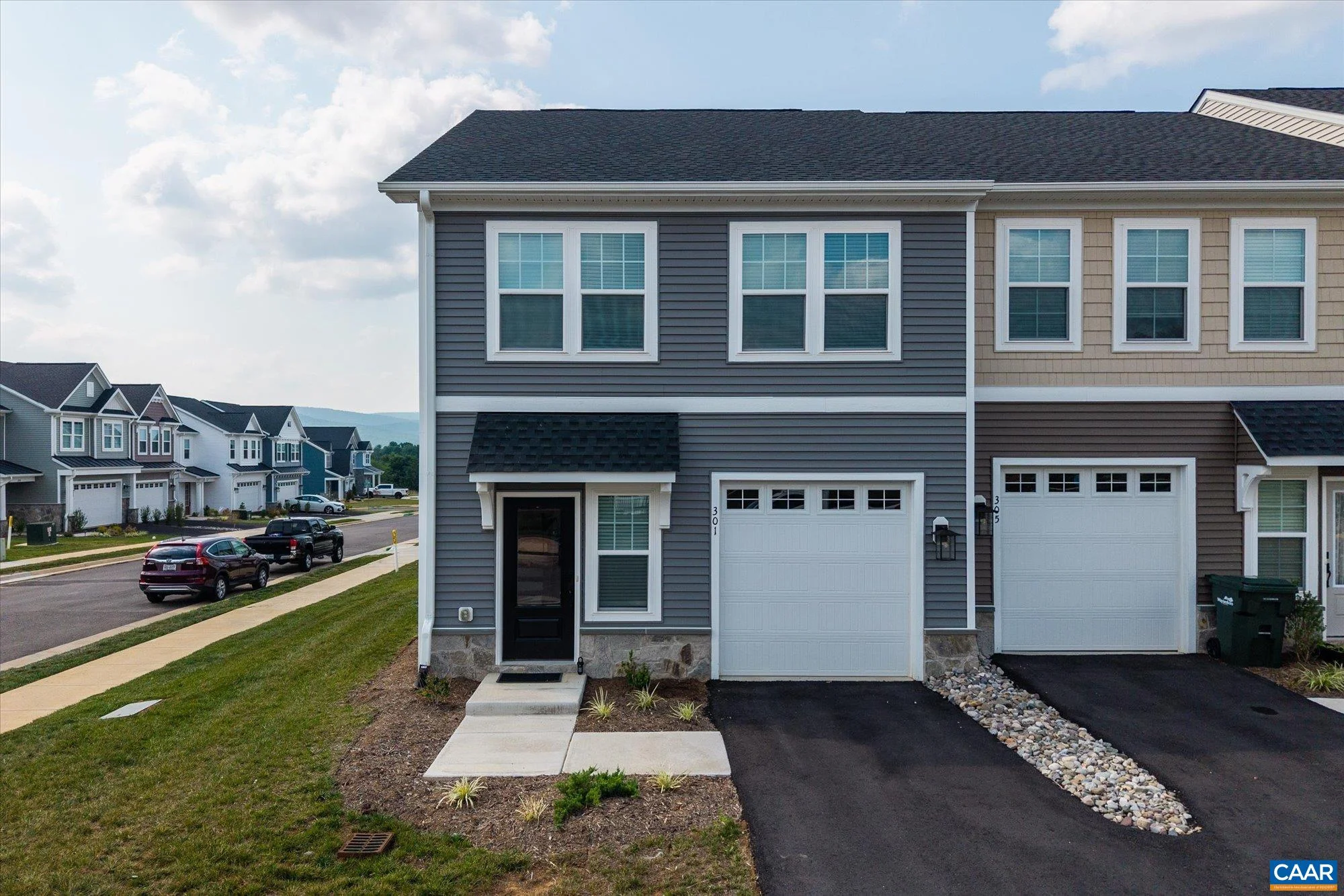301 Ridgeline Dr