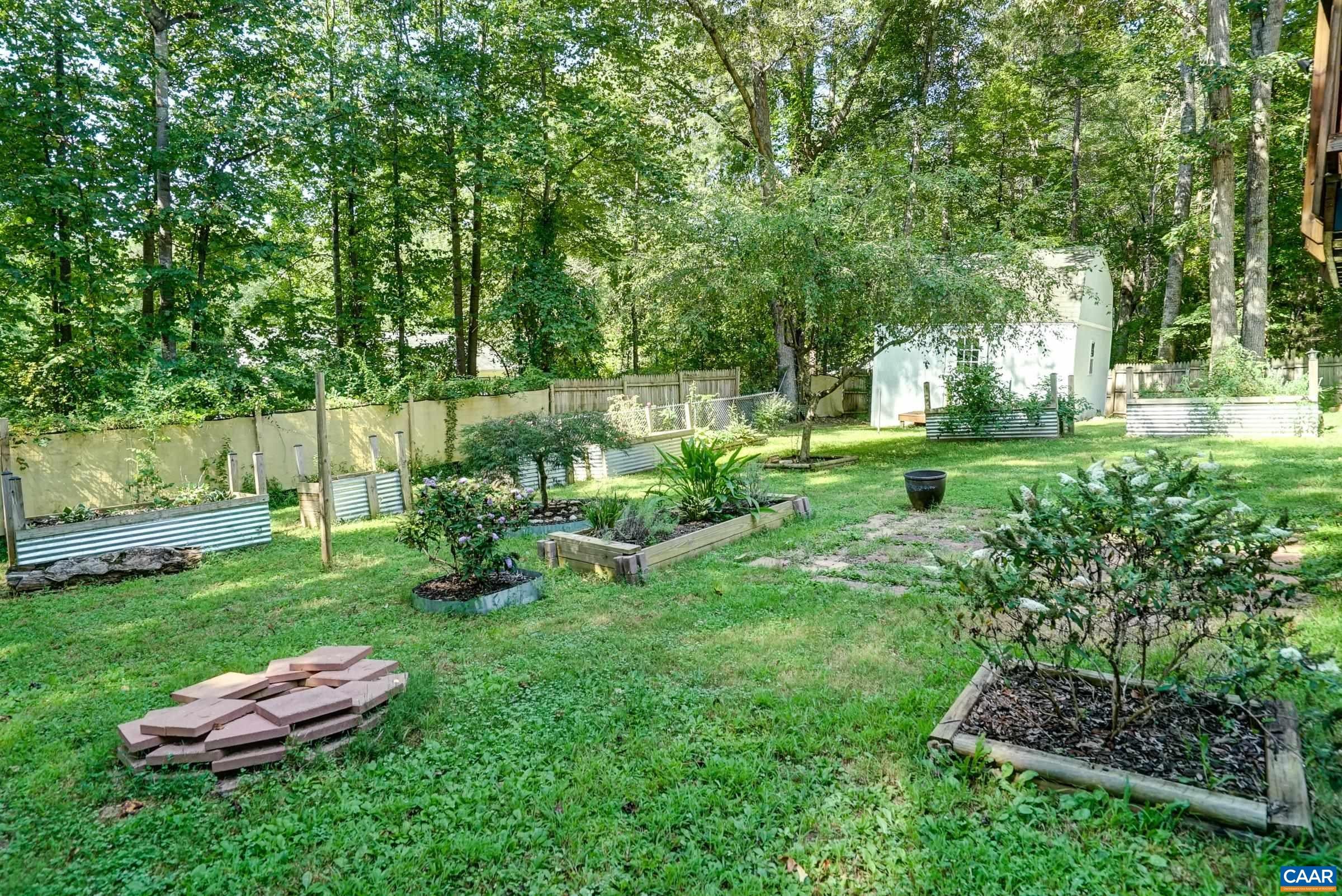 688 CARNATION RD