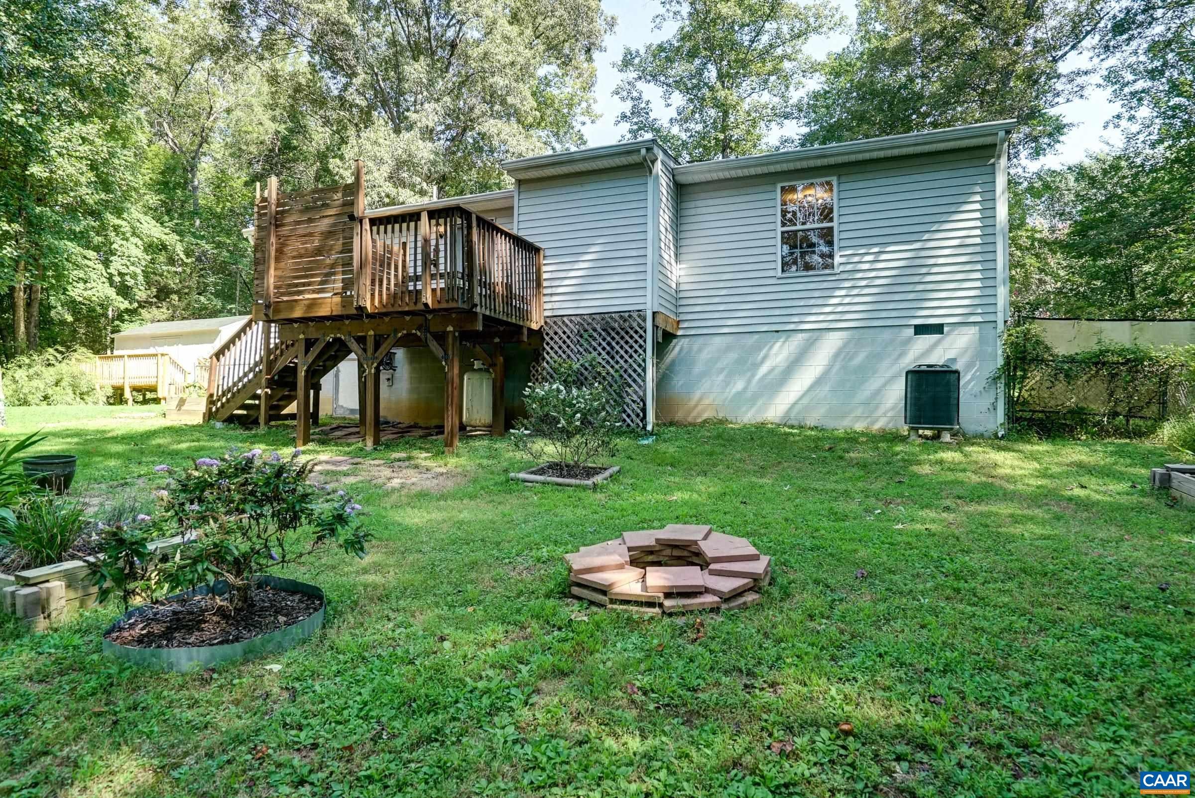 688 CARNATION RD