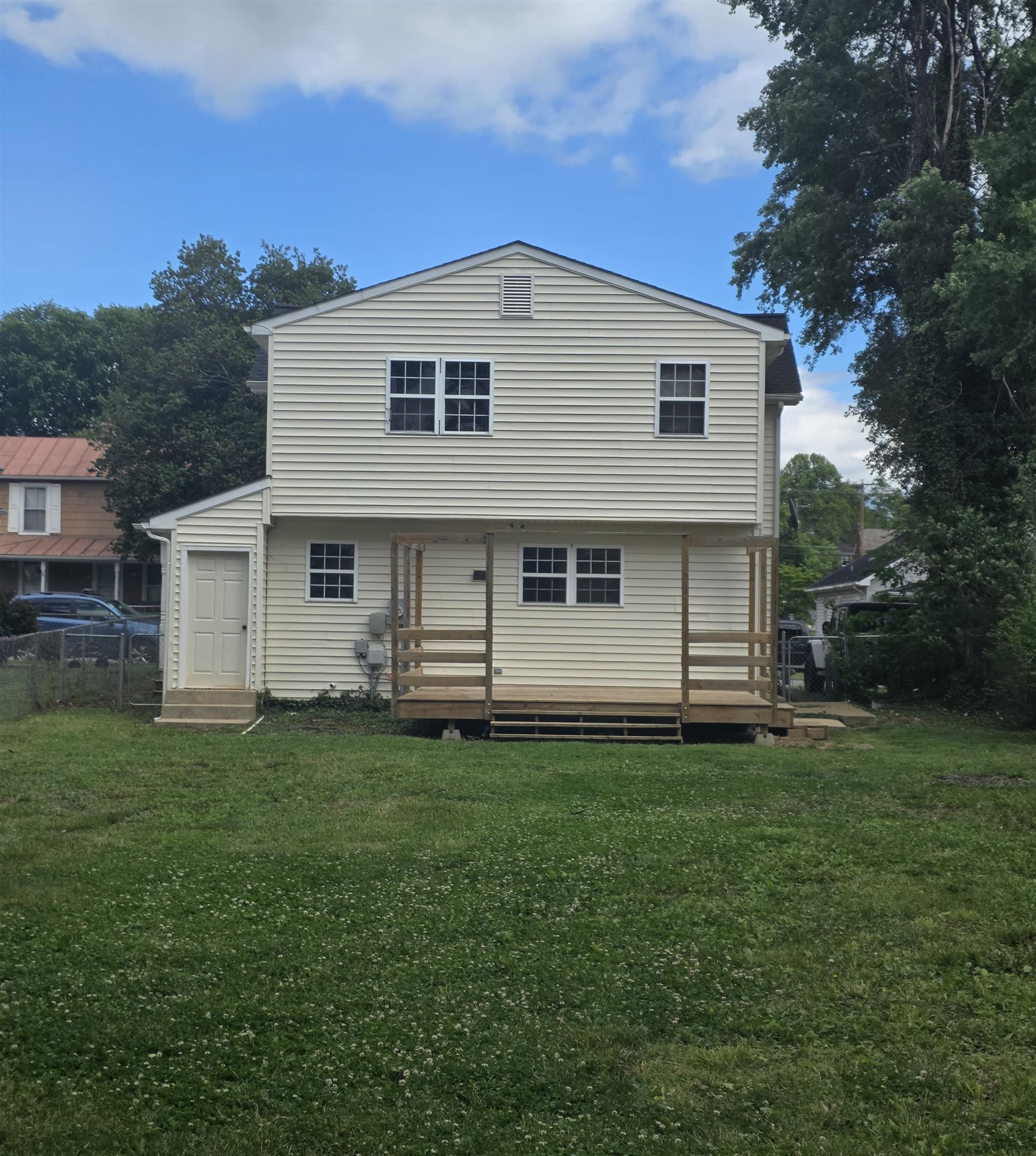 365 MAGNOLIA AVE S