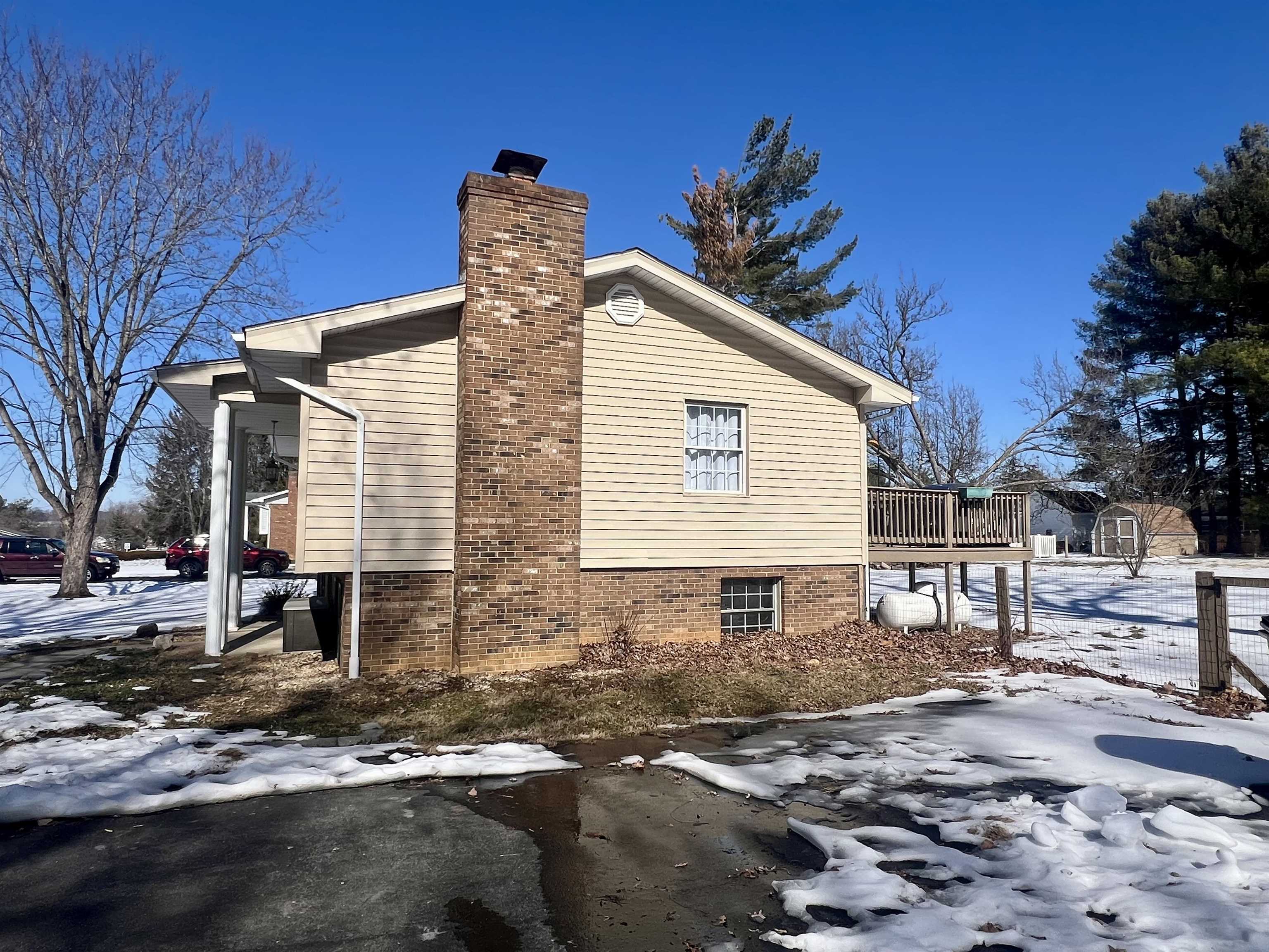 124 FOREST SPRINGS DR