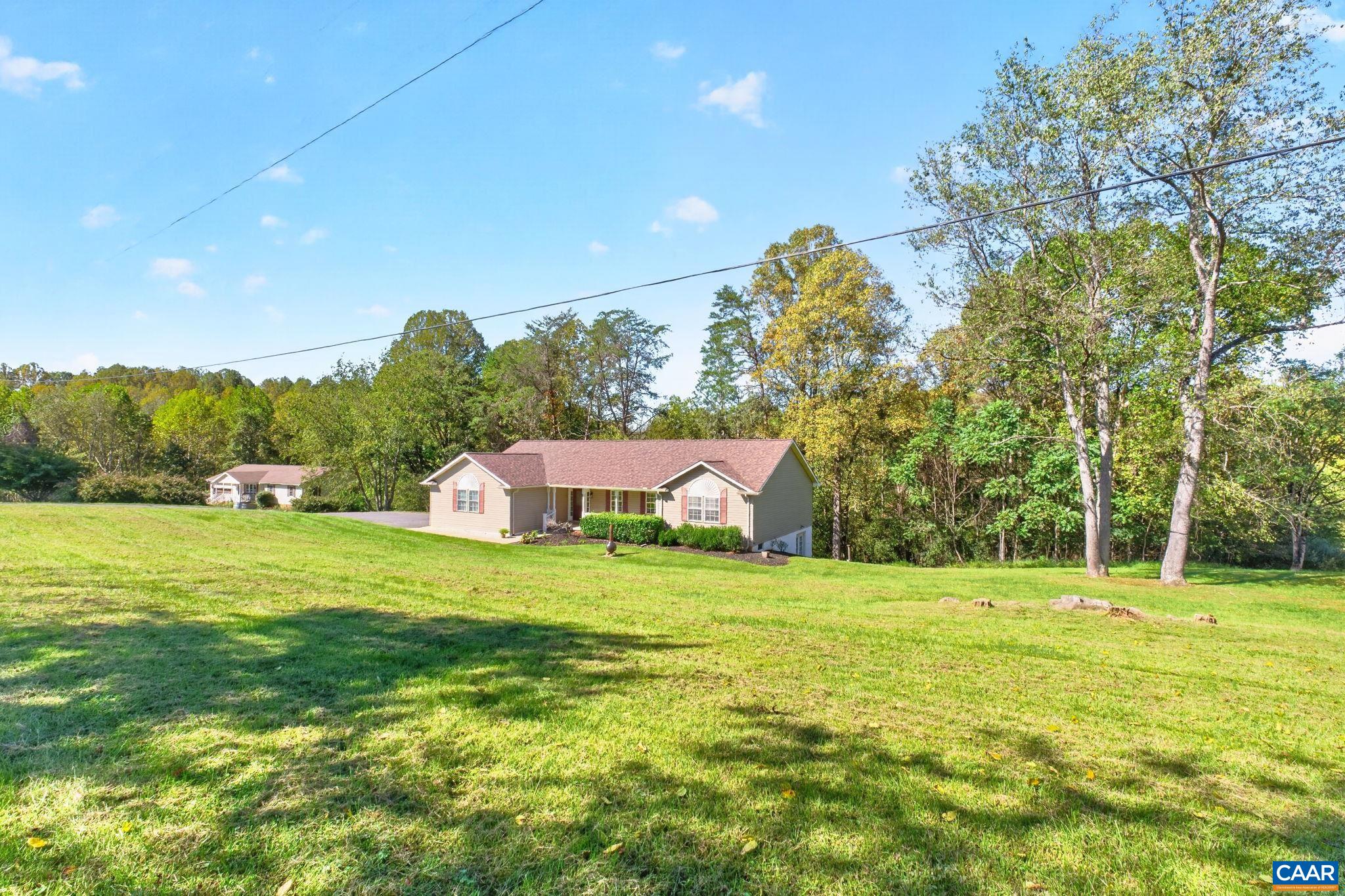 104 HALF PENNY LN