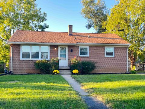 Photo of 231 Howard Ave, Waynesboro, VA 22980 (MLS # 669802)