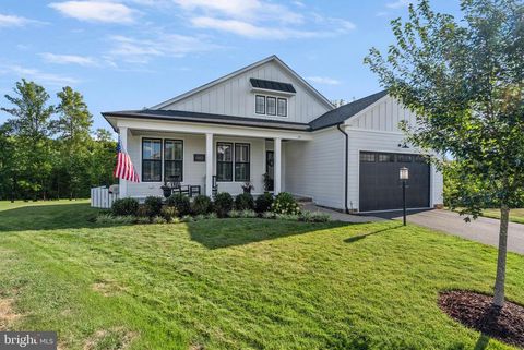 Photo of 271 Heritage Dr, Gordonsville, VA 22942 (MLS # VALA2008424)