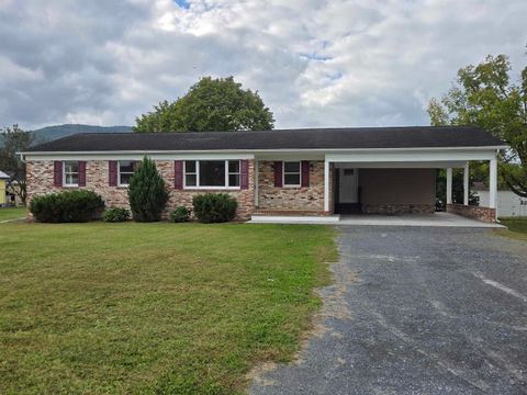 Photo of 307 Spring Ave W, Elkton, VA 22827 (MLS # 669991)