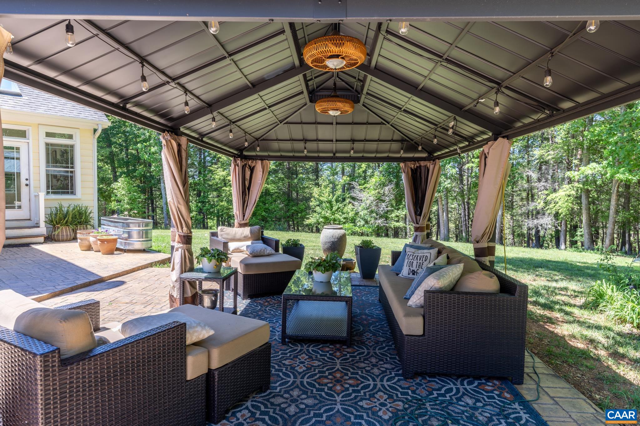 490 TWO RIVERS DR