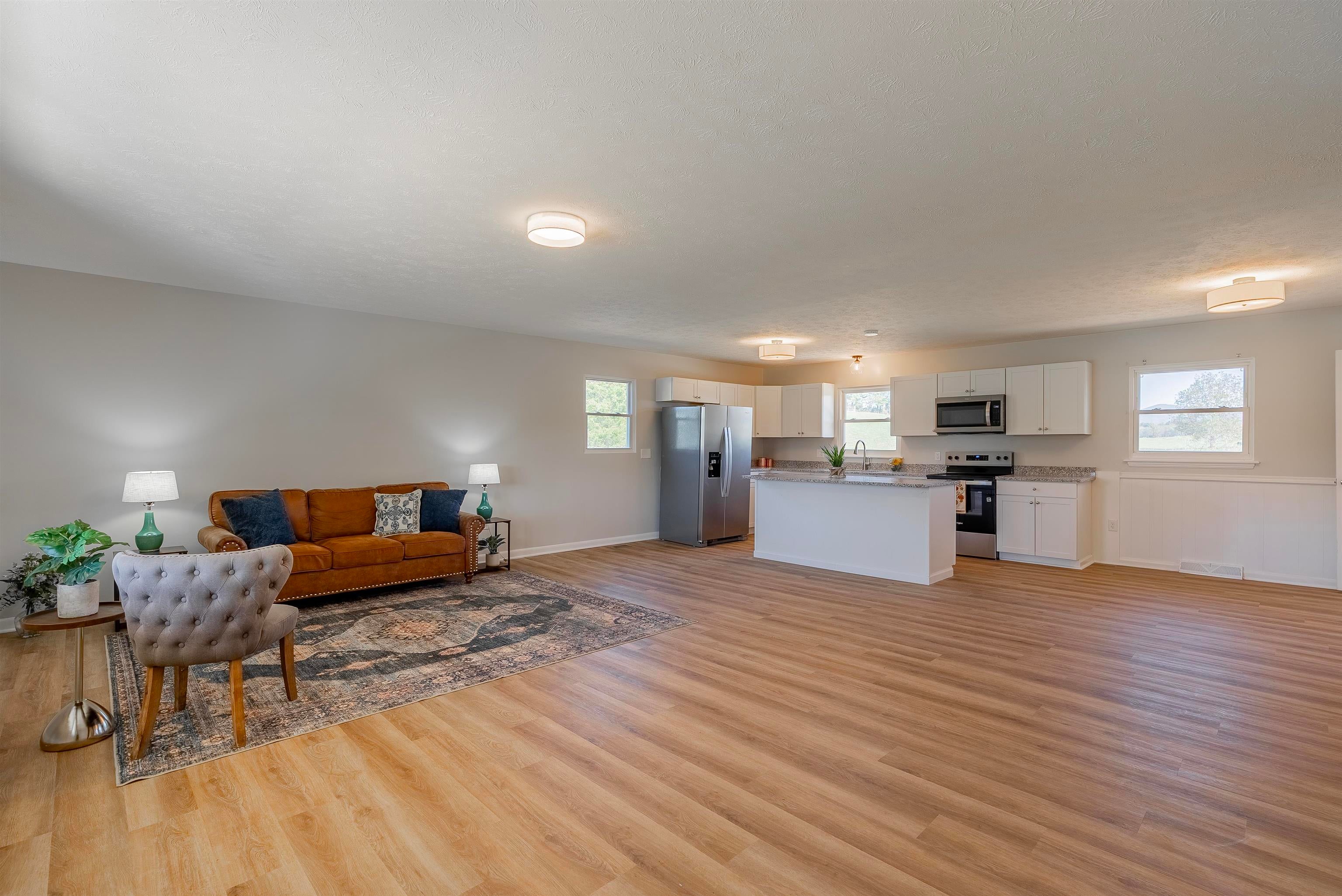 504 STEELES FORT RD